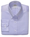 This classic never-iron dress shirt from Eagle will have no problem fitting right into your on-the-job wardrobe.