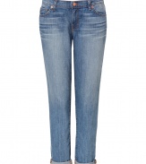 Stylish capri jeans in classic 5-pocket design and worn wash - Calf length and relaxed rolled cuff brings perfect summer style - Narrow leg creates a polished but casual look - Pair with slim top and heels or with leather thongs and a tee