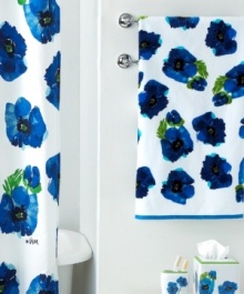 Your bath, in bloom. Taking inspiration from American artist Vera Neumann's classic silk scarves, the Poppies fingertip towel features a bold, modern poppy design in refreshing shades of blue. Finished with blue piping along the edges.