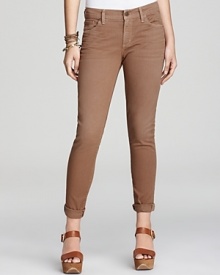 Punctuate your off-duty style with these Citizens of Humanity skinny jeans, rendered in a rich, earthy hue.