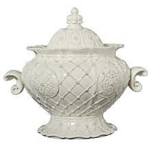 Pretty floral patterns pay homage to the beauty of some of the world's most famous gardens in a variety of floral patterns. This Jardins Du Monde round soup tureen is a great addition to your table, set with wit and style. Pretty floral patterns pay homage to the beauty of some of the world's most famous gardens in a variety of floral patterns. This Jardins Du Monde round soup tureen is a great addition to your table, set with wit and style.