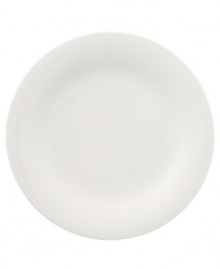 Fresh modern from Villeroy & Boch dinnerware. The dishes in this set are sheer white china in a clean round shape that inspires simply harmonious dining. A soft fluidity and radiant glaze give these dinner plates quiet elegance and lasting appeal. Fresh modern from Villeroy & Boch dinnerware. The dishes in this set are sheer white china in a clean round shape that inspires simply harmonious dining. A soft fluidity and radiant glaze give these dinner plates quiet elegance and lasting appeal.