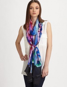 An intense burst of over-sized florals on luxurious silk. SilkAbout 28 X 110Dry cleanMade in Italy An intense burst of over-sized florals on luxurious silk. SilkAbout 28 X 110Dry cleanMade in Italy