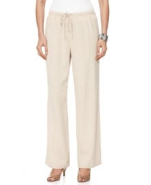 Lighten up in these breezy drawstring pants, rendered in comfortable linen from J Jones New York.