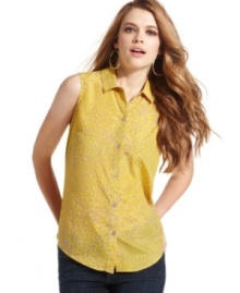 Cute top alert! Classic button-down style meets bright print and cutout design on this summer-ready top from Jessica Simpson. Cute top alert! Classic button-down style meets bright print and cutout design on this summer-ready top from Jessica Simpson.