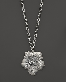 Delicate gardenias, captured at the height of their beauty in sterling silver, bloom on this necklace from Buccellati.