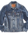 Denim never goes out of style. Keep his style casual and classic with this jacket from Levi's.