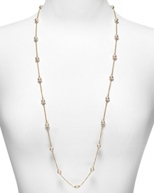 This gleaming organic 8 mm pearl necklace will give your look instant sophistication and style.