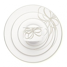 The new Belle Boulevard collection from Kate Spade reflects the classic elegance that is identifiably Kate Spade. The platinum banded, white-body, fine bone china pattern features a series of looping platinum bows that create a layered effect when the place settings are stacked. The new Belle Boulevard collection from Kate Spade reflects the classic elegance that is identifiably Kate Spade. The platinum banded, white-body, fine bone china pattern features a series of looping platinum bows that create a layered effect when the place settings are stacked.