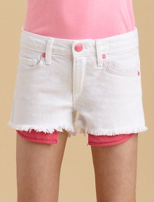Essential jean shorts take on a slightly distressed look with a frayed hem and contrasting front pockets.Front button closureWaistband with belt loopsZip flyFive-pocket styleFrayed hemCottonMachine washMade in USA Essential jean shorts take on a slightly distressed look with a frayed hem and contrasting front pockets.Front button closureWaistband with belt loopsZip flyFive-pocket styleFrayed hemCottonMachine washMade in USA