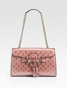 With picturesque construction and room to spare, the Emily shoulder bag begs to extend her daytime hours into the night.Light pink shiny microguccissima leatherLight pink shiny leather trimLight fine gold hardwareSingle chain strap with leather shoulder panel With picturesque construction and room to spare, the Emily shoulder bag begs to extend her daytime hours into the night.Light pink shiny microguccissima leatherLight pink shiny leather trimLight fine gold hardwareSingle chain strap with leather shoulder panel