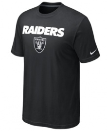 From the pre-game to after-party, show off your Oakland Raiders pride in this NFL football t-shirt from Nike. From the pre-game to after-party, show off your Oakland Raiders pride in this NFL football t-shirt from Nike.