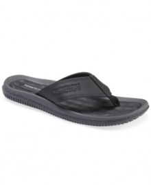 Need a cool complement to your summertime lineup of men's flip flops? These durable Kenneth Cole Reaction men's sandals are ready to roll at a moment's notice.