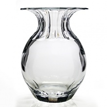 Made entirely from hand, each piece of William Yeoward Crystal draws its inspiration from antique crystal pieces originally made in England during the 18th and early 19th centuries. Featuring classical flat cuts, it is an eye-catching object of beauty. Made entirely from hand, each piece of William Yeoward Crystal draws its inspiration from antique crystal pieces originally made in England during the 18th and early 19th centuries. Featuring classical flat cuts, it is an eye-catching object of beauty.