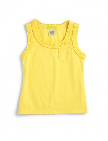 THE LOOKPullover styleRound ruffled necklineSleeveless with ruffled detailsChest patch pocketTHE MATERIALCottonCARE & ORIGINMachine washImported THE LOOKPullover styleRound ruffled necklineSleeveless with ruffled detailsChest patch pocketTHE MATERIALCottonCARE & ORIGINMachine washImported