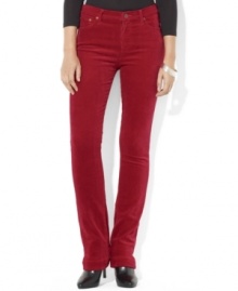 Rendered in luxuriously smooth stretch corduroy, Lauren Jeans Co.'s classic straight-leg pant exudes iconic style.