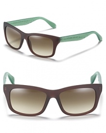 Exude perennial cool in these sleek wayfarers from MARC BY MARC JACOBS. Exude perennial cool in these sleek wayfarers from MARC BY MARC JACOBS.