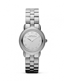 Delicately sized yet big on shine. This plated metallic watch from MARC BY MARC JACOBS flaunts the brand's enviable aesthetic with everyday allure.