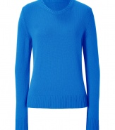 With a pristine cut and luminescent aqua blue hue, Jil Sanders cashmere pullover is a luxurious take on contemporary knitwear - Round neckline, long sleeves, ribbed trim - Fitted - Wear with figure-hugging separates and flawless leather ankle boots