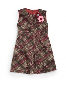 THE LOOKSleevelessFlower appliqués at frontConcealed back zip with hook-and-eye closureA-line silhouetteTHE MATERIALPolyesterFully linedCARE & ORIGINDry cleanImported THE LOOKSleevelessFlower appliqués at frontConcealed back zip with hook-and-eye closureA-line silhouetteTHE MATERIALPolyesterFully linedCARE & ORIGINDry cleanImported