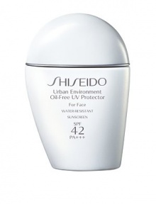 Oil-free daily protector against three major causes of skin cell damage: UV Rays, oxidation, and over production of sebum. This ultra-light formulation spreads smoothly and contains mineral powders and herbal extracts to maintain a pore-free and shine-free finish. Formulated with Shiseido's highly effective multi-defense sun protection system and advanced skincare ingredients which prevent damage and free radical production. Suitable for oily skin types. 1 oz. Oil-free daily protector against three major causes of skin cell damage: UV Rays, oxidation, and over production of sebum. This ultra-light formulation spreads smoothly and contains mineral powders and herbal extracts to maintain a pore-free and shine-free finish. Formulated with Shiseido's highly effective multi-defense sun protection system and advanced skincare ingredients which prevent damage and free radical production. Suitable for oily skin types. 1 oz.