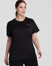 Upgrade your active wear with this Nike Plus tee, equipped with moisture-wicking Dri-FIT technology for a breathable silhouette.