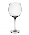 Elegance on a grand scale. This Allegorie Premium wine glass from Villeroy & Boch complements any table with a generously proportioned, thoroughly graceful silhouette for Burgundy wines.