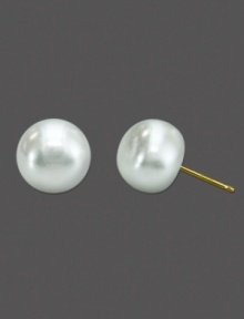 A timeless classic she will cherish forever. Belle de Mer's sophisticated style features cultured freshwater pearls (9-10 mm) in 14k gold. Approximate diameter: 3/8 inch. A timeless classic she will cherish forever. Belle de Mer's sophisticated style features cultured freshwater pearls (9-10 mm) in 14k gold. Approximate diameter: 3/8 inch.