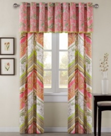 The power of paisley. Rich in vibrant color and captivating pattern, Echo's Gramercy Paisley window valance cheers up any space with style. The power of paisley. Rich in vibrant color and captivating pattern, Echo's Gramercy Paisley window valance cheers up any space with style.
