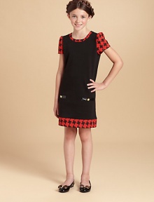 With a houndstooth pattern at the collar, sleeves and hem, this stunning shift dress gives the illusion of two pretty pieces.Scoop neckBack button closureShort puffed sleevesFront welt pocketsFully lined54% polyester/46% cottonMachine washImported With a houndstooth pattern at the collar, sleeves and hem, this stunning shift dress gives the illusion of two pretty pieces.Scoop neckBack button closureShort puffed sleevesFront welt pocketsFully lined54% polyester/46% cottonMachine washImported