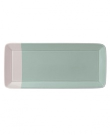 Perfect for every day, the 1815 tray from Royal Doulton features sturdy white porcelain streaked with pale green for serene, understated style. Perfect for every day, the 1815 tray from Royal Doulton features sturdy white porcelain streaked with pale green for serene, understated style.