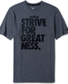 Keep motivation close at hand with this graphic t-shirt from Nike. Keep motivation close at hand with this graphic t-shirt from Nike.