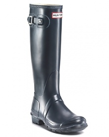 Hunter original rubber rain boots have the legendary Hunter fit and comfort and are perfect for a rainy day.