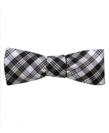 With a pop of preppy plaid, this Countess Mara bowtie add a touch of Ivy style to your dress look. Plus, it's reversible, so you can double your options. With a pop of preppy plaid, this Countess Mara bowtie add a touch of Ivy style to your dress look. Plus, it's reversible, so you can double your options.