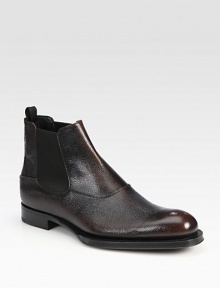 Leather Chelsea boot design with side goring.Leather upperLeather liningRubber soleMade in Italy Leather Chelsea boot design with side goring.Leather upperLeather liningRubber soleMade in Italy