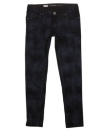 A skinny fit with a wide variety of washes, these Outta Control denim leggings from Levi's can complement her look whatever her style. A skinny fit with a wide variety of washes, these Outta Control denim leggings from Levi's can complement her look whatever her style.