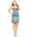 Tie up an über-sweet look with Extra Touch's strapless plus size dress, highlighted by a vibrant print and knotted front!