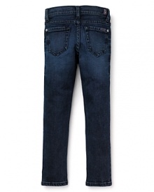 The skinny hits the target with the perfect fitted silhouette, with the hem hitting just at the ankle for a clean line, top to bottom. The skinny hits the target with the perfect fitted silhouette, with the hem hitting just at the ankle for a clean line, top to bottom.
