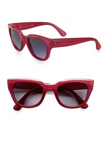 These acetate Ray-Ban classics are crafted in a retro cat's-eye design. Available in black with grey polar lens or pink with grey gradient lens.Logo temples100% UV protectionMade in Italy These acetate Ray-Ban classics are crafted in a retro cat's-eye design. Available in black with grey polar lens or pink with grey gradient lens.Logo temples100% UV protectionMade in Italy