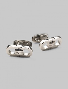 Palladio signature links in lush silver finish. About ¾ Made in Italy Palladio signature links in lush silver finish. About ¾ Made in Italy