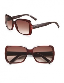 Chic plastic frames logo etched temples. Available in bordeaux with brown gradient lens, black with gray gradient lens or chocolate havana with brown gradient. 100% UV protection Made in Italy Chic plastic frames logo etched temples. Available in bordeaux with brown gradient lens, black with gray gradient lens or chocolate havana with brown gradient. 100% UV protection Made in Italy