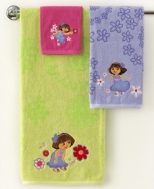 Go explorin'! Dora the Explorer is your go-to gal for a fun bath time with this Dora Picnic washcloth. Features a cheerful Dora surrounded by fresh flowers and bright hues your kids will go crazy for.