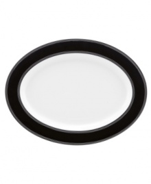 A graphic black-and-white edge makes this kate spade new york platter a chic complement to dinnerware graced with Florence Broadhurt's timeless Japanese Floral print.