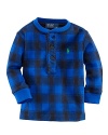 An eye-popping Buffalo check in a cozy Henley design is adorned with a contrasting signature pony at the chest.