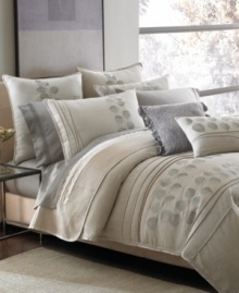 Accent your bedding with low-key style of Platinum Zen sham featuring pick stitch details and a soft natural hue.