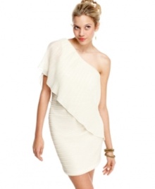 Micro-pleats add texture to this one-shoulder dress from Morgan, while a draped overlay at the neckline incorporates awesome asymmetrical style!