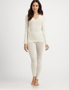 Merino wool combines with silk in this seamless layering piece, with natural temperature-balancing fibers for superior comfort. Elastic waistband70% wool/30% silkMachine washImported of Austrian fabric Merino wool combines with silk in this seamless layering piece, with natural temperature-balancing fibers for superior comfort. Elastic waistband70% wool/30% silkMachine washImported of Austrian fabric