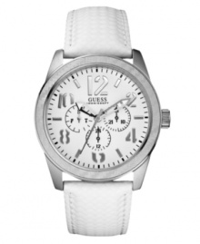 GUESS mixes up this cool & crisp watch with texture. GUESS mixes up this cool & crisp watch with texture.