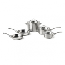This stainless steel 8 piece Calphalon set features interior and exterior with aluminum core throughout for superior control and evenly radiated heat. This stainless steel 8 piece Calphalon set features interior and exterior with aluminum core throughout for superior control and evenly radiated heat.