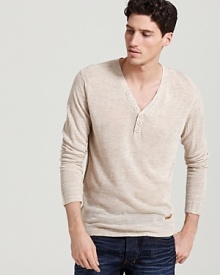 A lightweight henley with subtle patterning on the hem and cuff, plus additional ribbing at the back of the neck, balances vintage inspiration with true modern appeal. A lightweight henley with subtle patterning on the hem and cuff, plus additional ribbing at the back of the neck, balances vintage inspiration with true modern appeal.